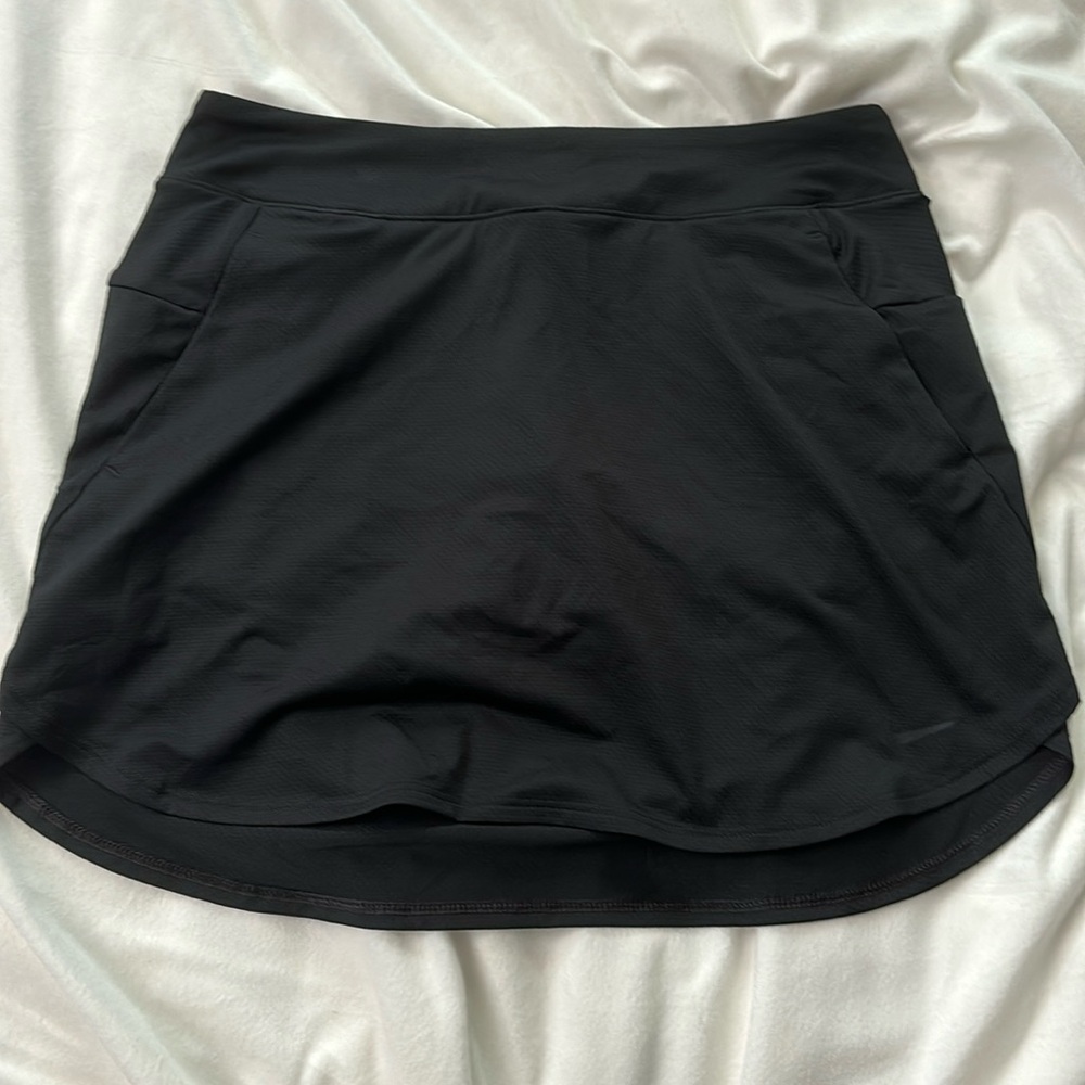 Nike Dri-Fit Standard Fit Women’s Golf Skirt